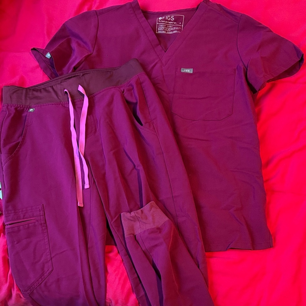 Figs Maroon Scrub Set